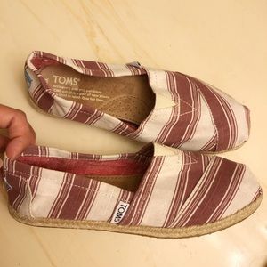 Size 5.5 Brick Red espadrille TOMS